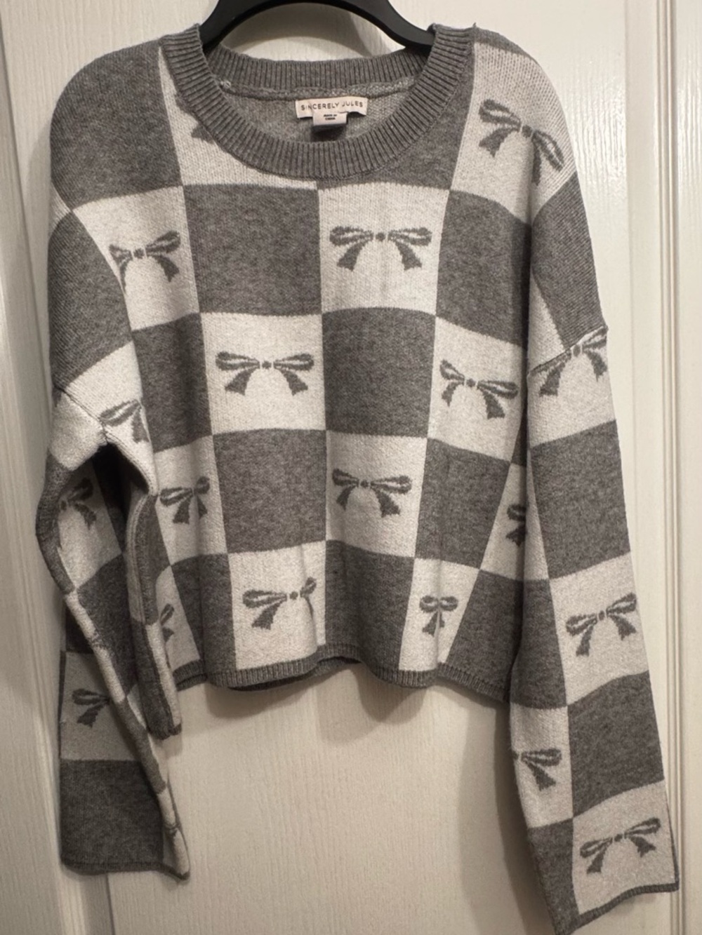 Sincerely Jules Gray & White Checkerboard Bow-print Knit Sweater